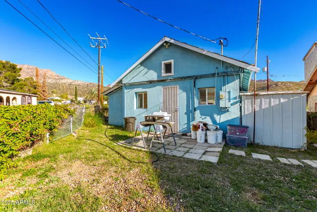 a view of outdoor space yard and patio