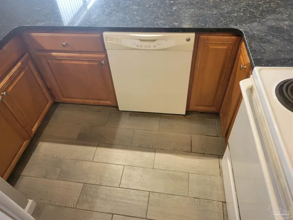 $98,000 | 401 Marshall Court, Unit 1, Fort Walton Beach, FL 32548