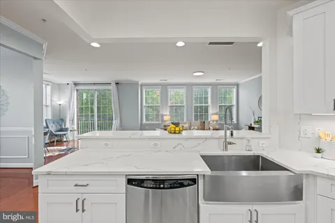 $599,900 | 400 Cameron Station Boulevard, Unit 202, Alexandria, VA 22304