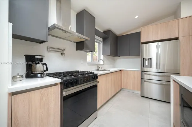 $749,000 | 9921 Northwest 32nd Street, Doral, FL 33172