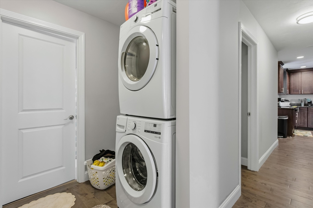 35 Shaw Street Lowell, MA 01851 - Photo 9 of 34