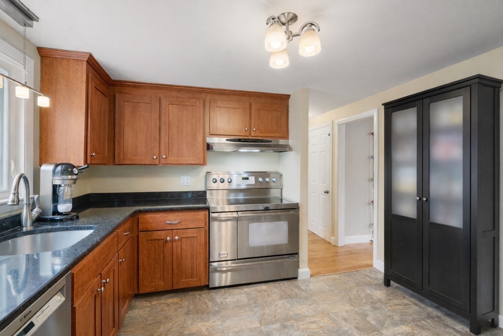 52 Ivan Street Lexington, MA 02420 - Photo 3 of 24