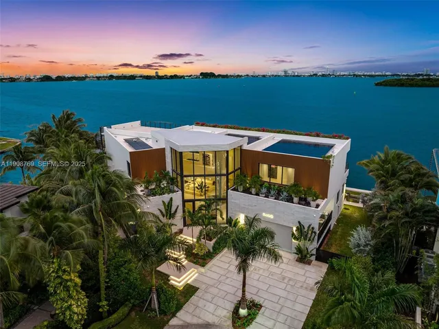 $125,000 | 11400 North Bayshore Drive, North Miami, FL 33181