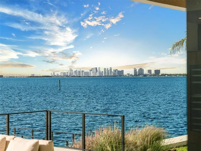 $125,000 | 11400 North Bayshore Drive, North Miami, FL 33181