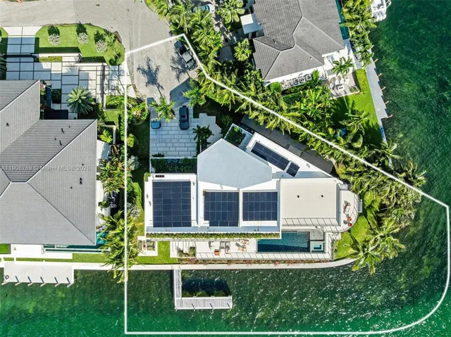 $125,000 | 11400 North Bayshore Drive, North Miami, FL 33181