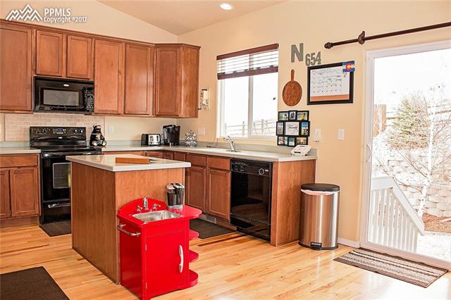654 Struthers Ranch Road Colorado Springs, CO 80921 - Photo 3 of 35 Gallery Image 3