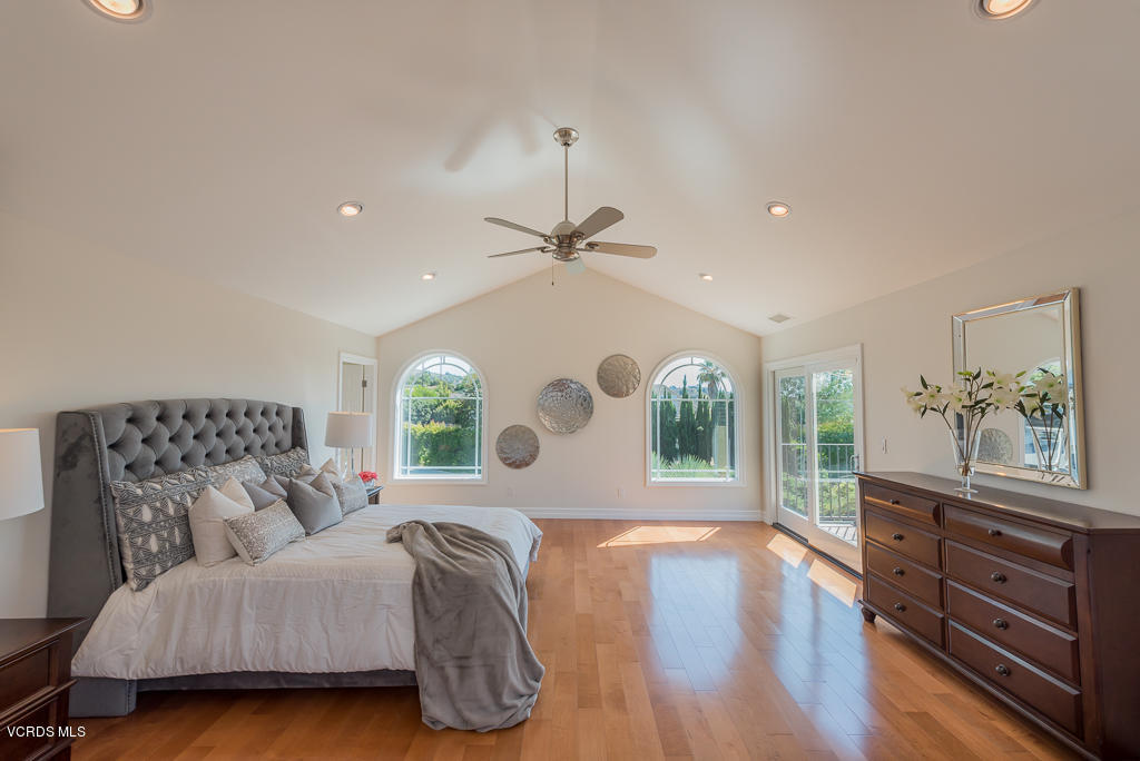 20145 Ruston Road Woodland Hills, CA 91364 - Photo 32 of 54 Upstairs Master