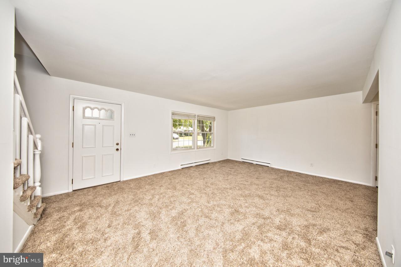 807 Falconer Road Joppa, MD 21085 - Photo 3 of 22 Entryway