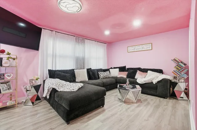 $249,900 | 215 Parks Avenue, Joliet, IL 60432