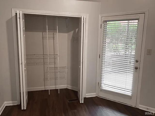 $1,800 | 111 East 6th Street, Unit D, Bloomington, IN 47408