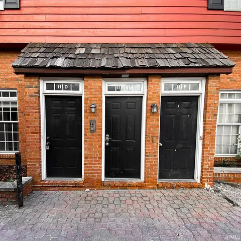 $1,800 | 111 East 6th Street, Unit D, Bloomington, IN 47408