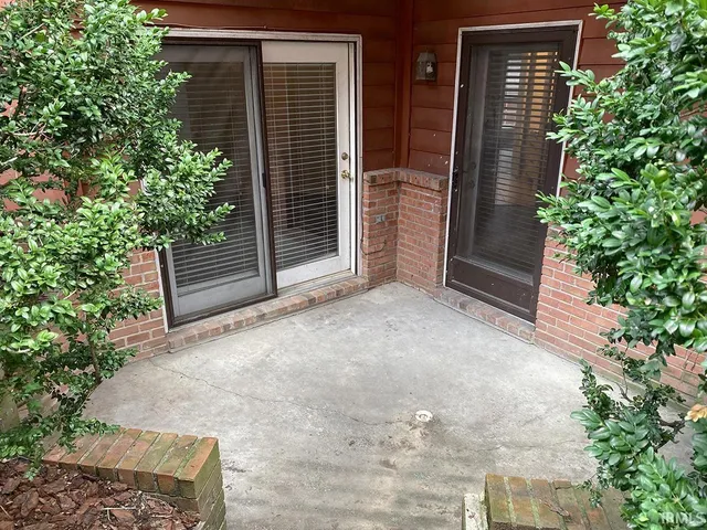 $1,800 | 111 East 6th Street, Unit D, Bloomington, IN 47408