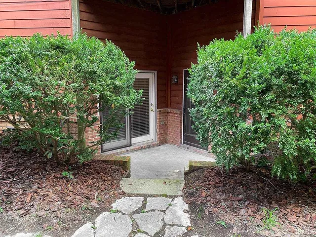 $1,800 | 111 East 6th Street, Unit D, Bloomington, IN 47408