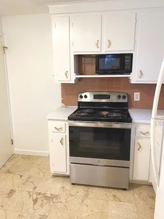 $2,500 | 29 Vinald Road, Unit 1, Medfield, MA 02052