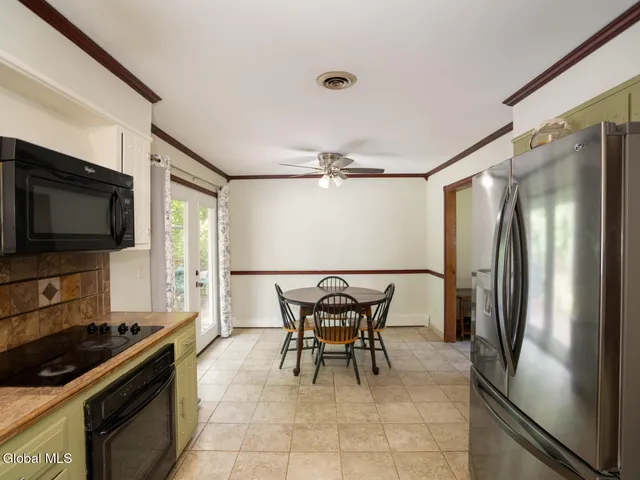 $369,000 | 1709 Julianne Drive, Schodack, NY 12033