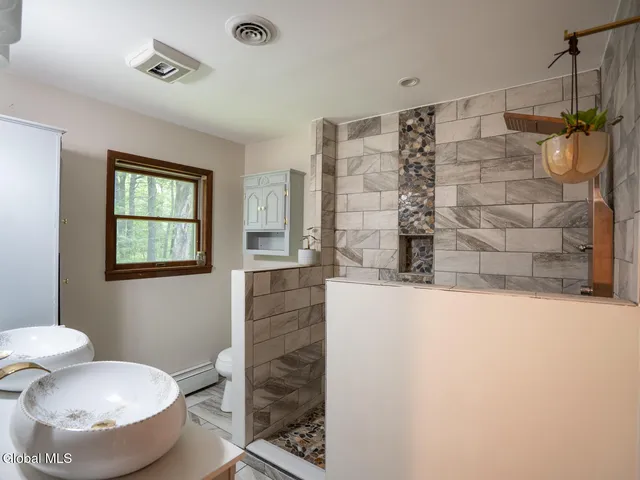 $369,000 | 1709 Julianne Drive, Schodack, NY 12033