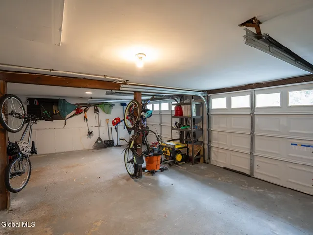 $369,000 | 1709 Julianne Drive, Schodack, NY 12033