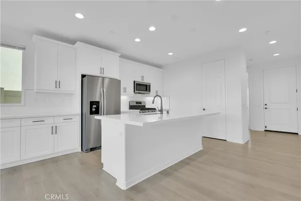 $3,900 | 23798 Solaris Court, Corona, CA 92883