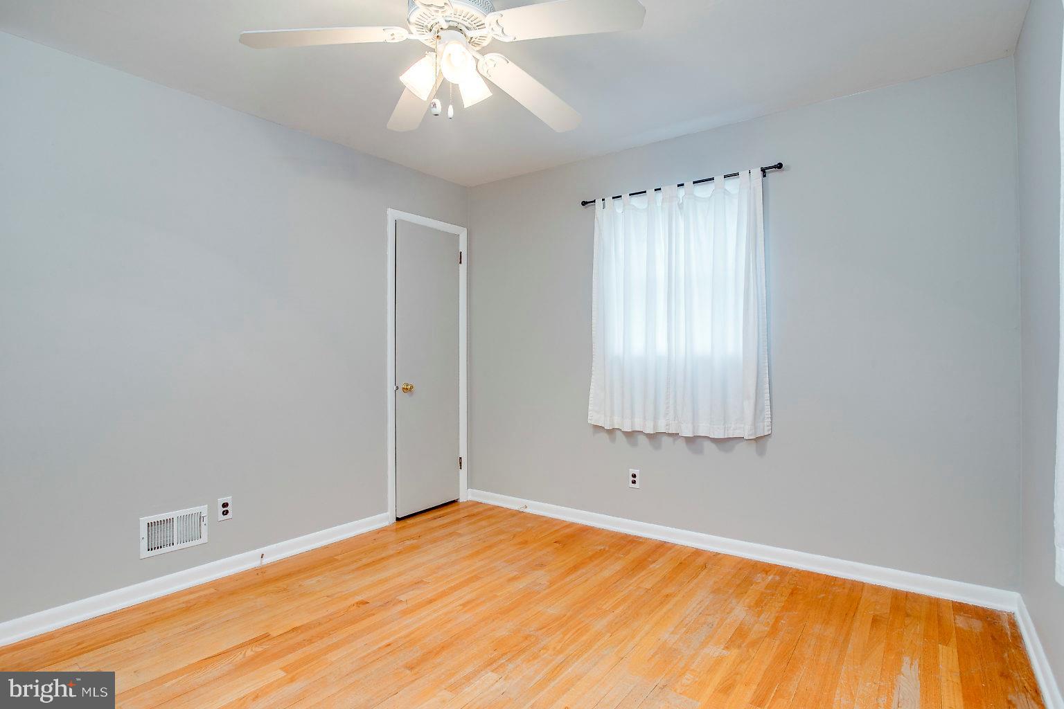 1248 Sulphur Spring Road Baltimore, MD 21227 - Photo 26 of 28 Bedroom 3
