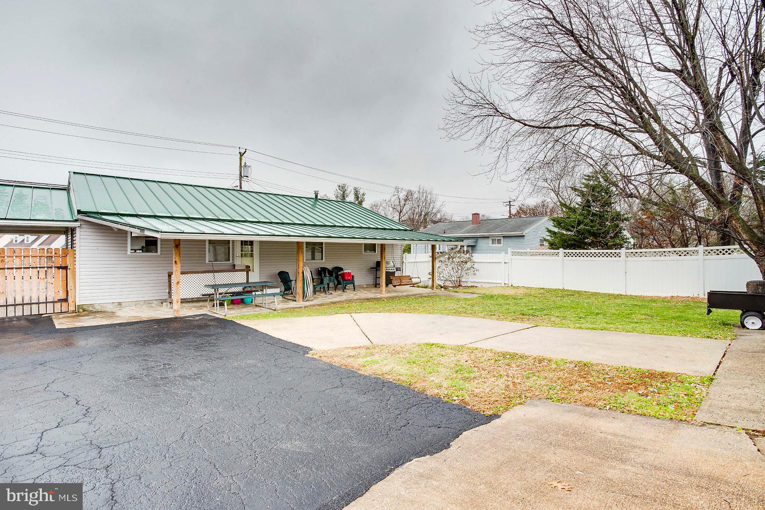 1248 Sulphur Spring Road Baltimore, MD 21227 - Photo 5 of 28 Gallery Image 5