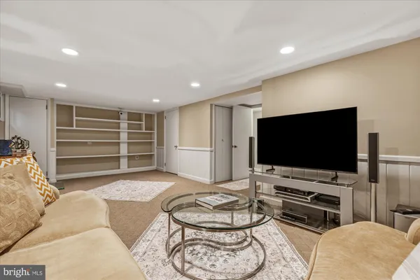 $1,995,000 | 6108 Vernon Terrace, Alexandria, VA 22307