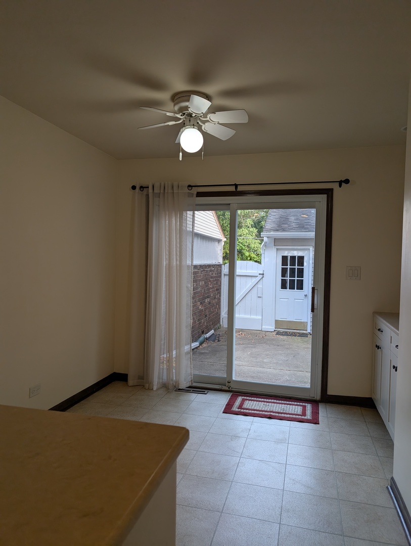 1535 Wedgefield Circle, Unit 1535 Naperville, IL 60563 - Photo 15 of 46 a view of an entryway with a livingroom