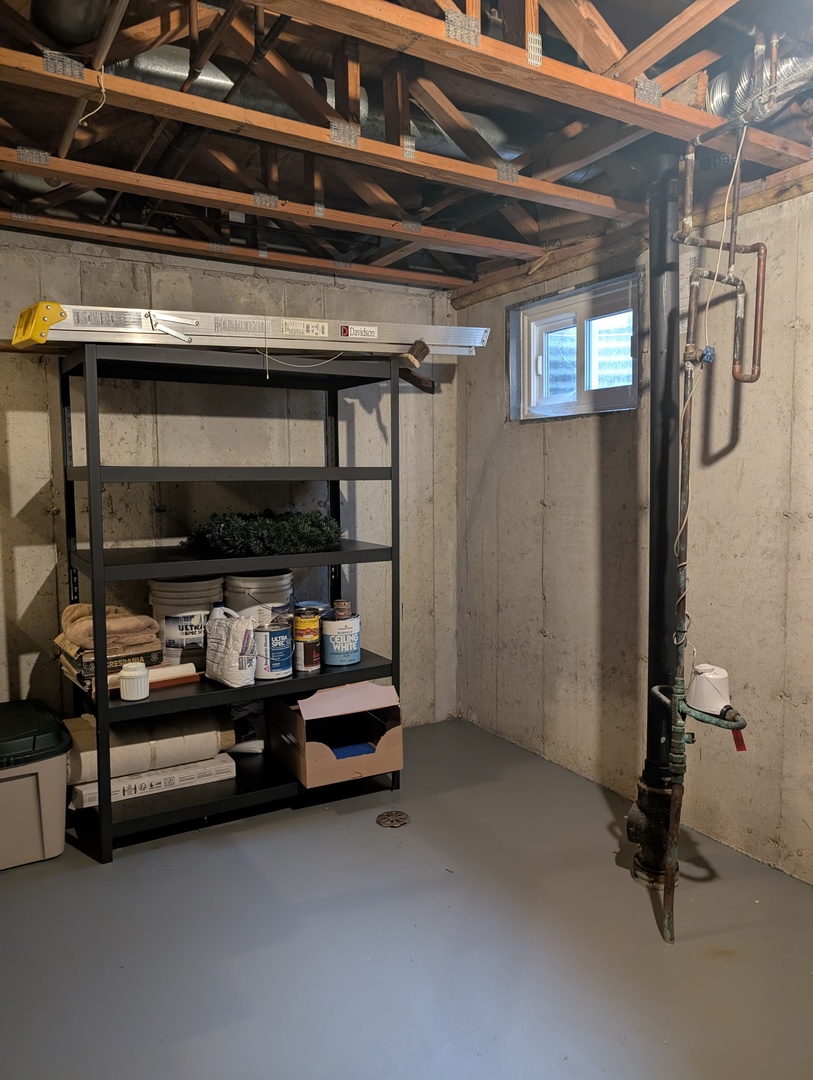 1535 Wedgefield Circle, Unit 1535 Naperville, IL 60563 - Photo 34 of 46 a view of livingroom with furniture