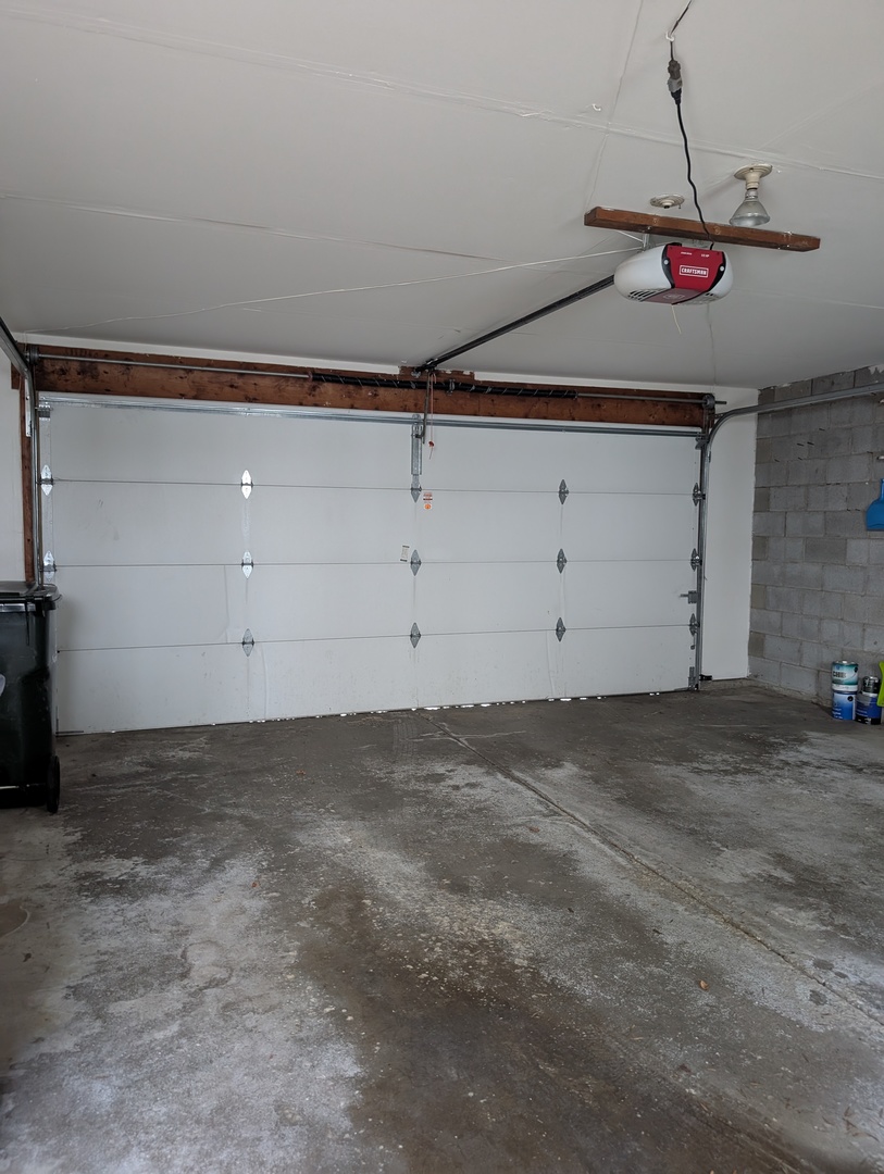 1535 Wedgefield Circle, Unit 1535 Naperville, IL 60563 - Photo 41 of 46 a view of a garage