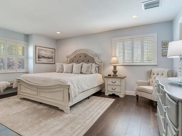 $2,100,000 | 31 North Pine Circle, Belleair, FL 33756