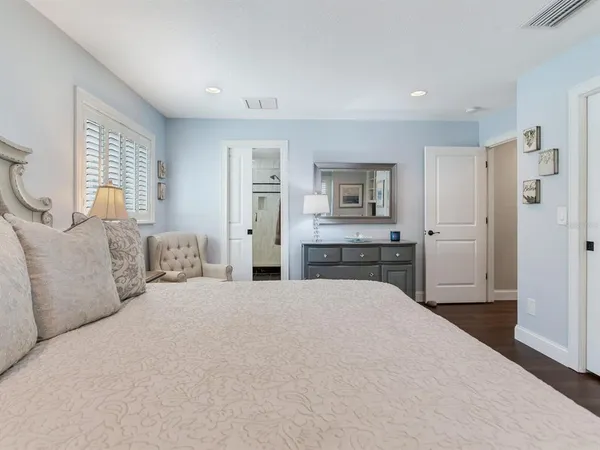 $2,100,000 | 31 North Pine Circle, Belleair, FL 33756