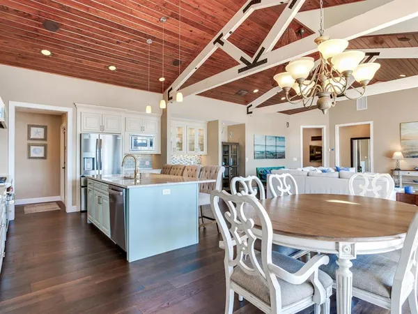 $2,100,000 | 31 North Pine Circle, Belleair, FL 33756