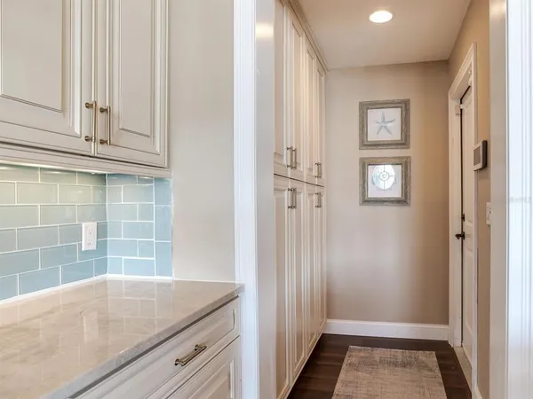 $2,100,000 | 31 North Pine Circle, Belleair, FL 33756