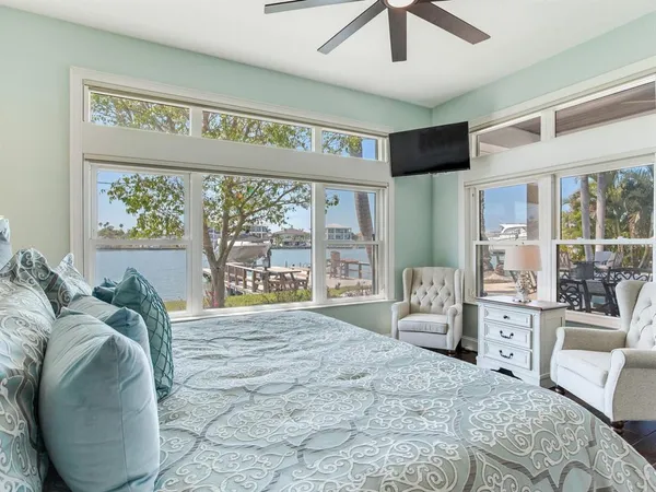 $2,100,000 | 31 North Pine Circle, Belleair, FL 33756