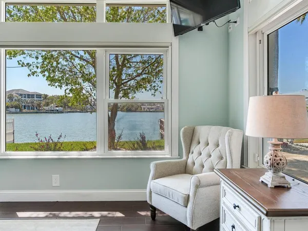 $2,100,000 | 31 North Pine Circle, Belleair, FL 33756