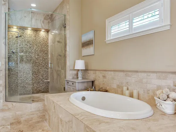 $2,100,000 | 31 North Pine Circle, Belleair, FL 33756