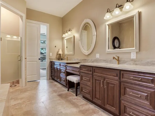 $2,100,000 | 31 North Pine Circle, Belleair, FL 33756