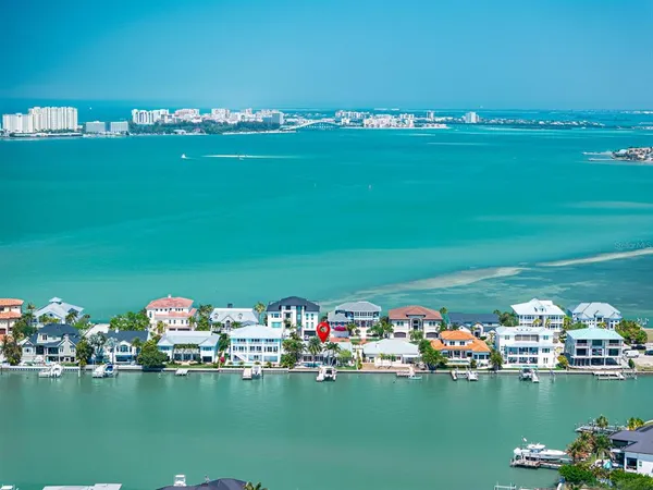 $2,100,000 | 31 North Pine Circle, Belleair, FL 33756