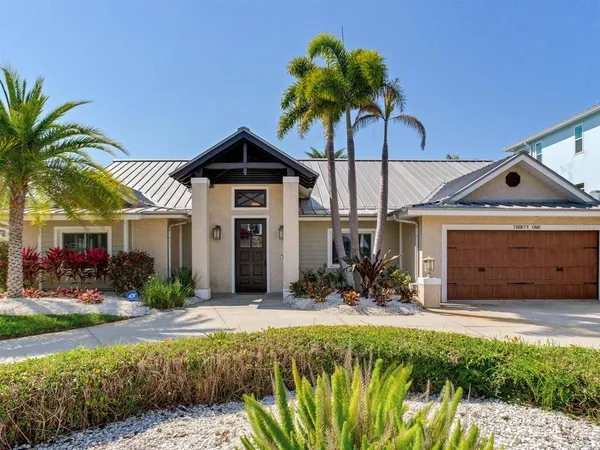 $2,100,000 | 31 North Pine Circle, Belleair, FL 33756