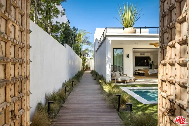 $3,888,000 | 913 Milwood Avenue, Venice, CA 90291