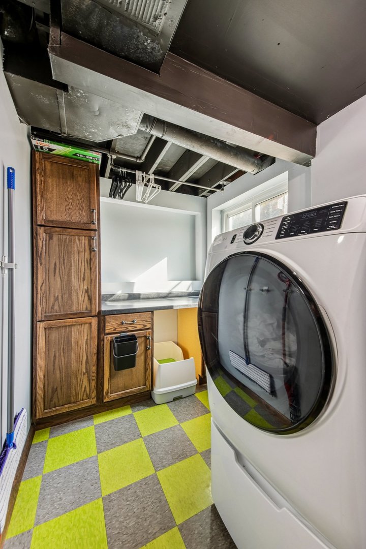 108 Davis Court Bolingbrook, IL 60440 - Photo 33 of 41 a utility room with dryer and washer