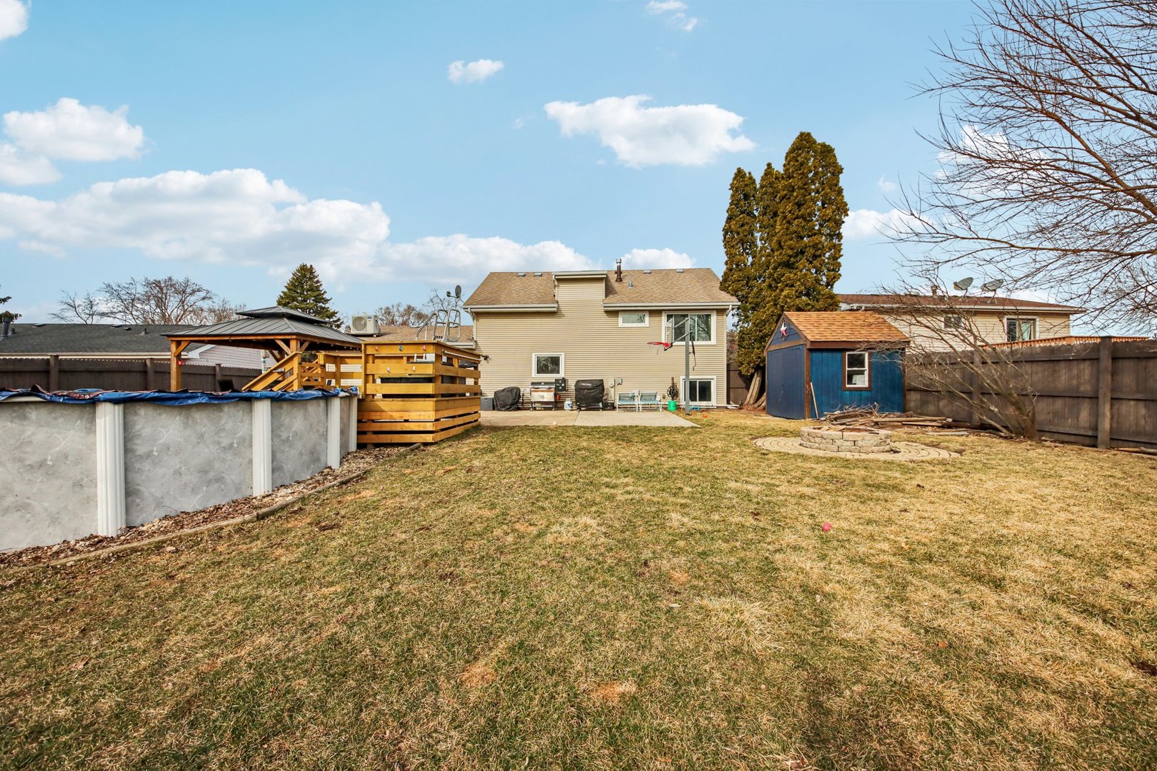 108 Davis Court Bolingbrook, IL 60440 - Photo 39 of 41 a view of a water fountain in front of the house