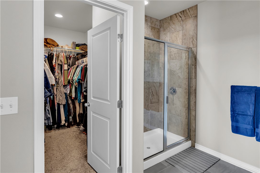 1033 Ocean Breeze Portland, TX 78374 - Photo 21 of 38 a view of a walk in closet