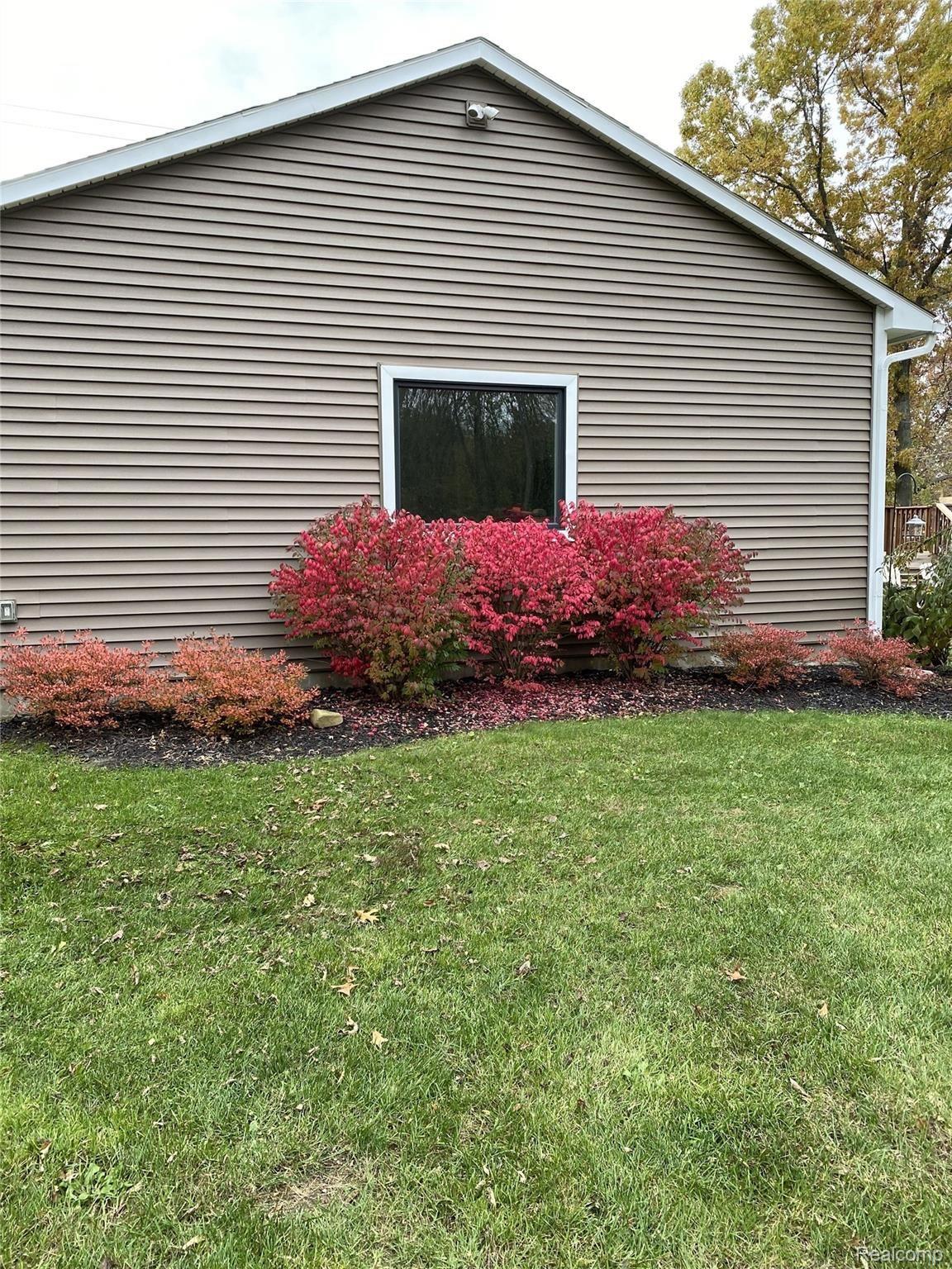 6590 Ridgewood Road Clarkston, MI 48346 - Photo 4 of 30 4.jpeg