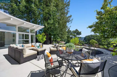 $1,898,000 | 100 El Toyonal, Orinda, CA 94563
