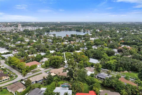 $1,295,000 | 18641 Northeast 21st Avenue, Miami, FL 33179