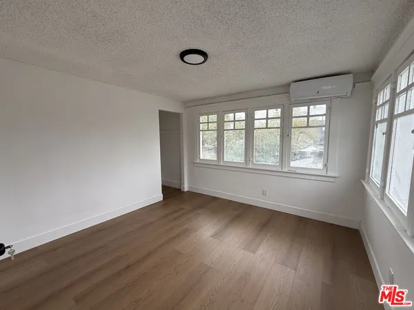 $9,995 | 4501 South Budlong Avenue, Los Angeles, CA 90037