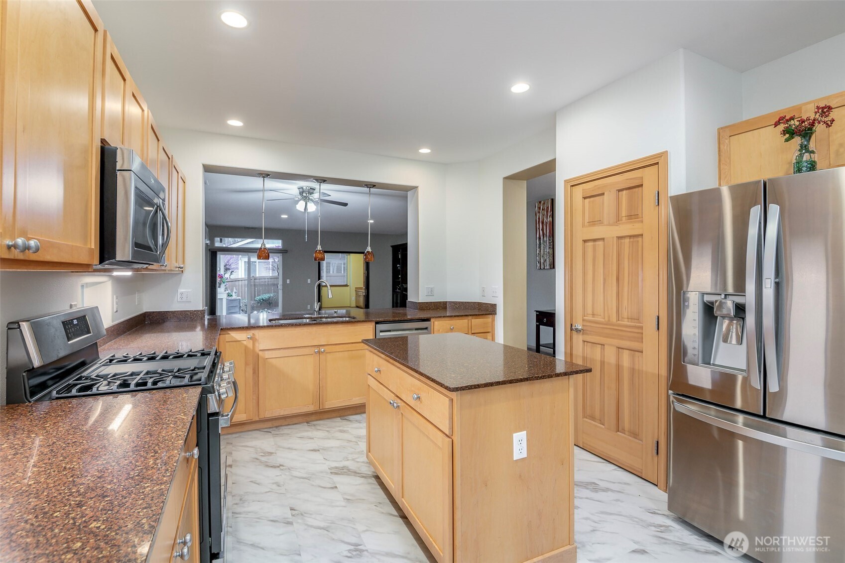 8494 Bainbridge Loop Northeast Lacey, WA 98516 - Photo 4 of 20