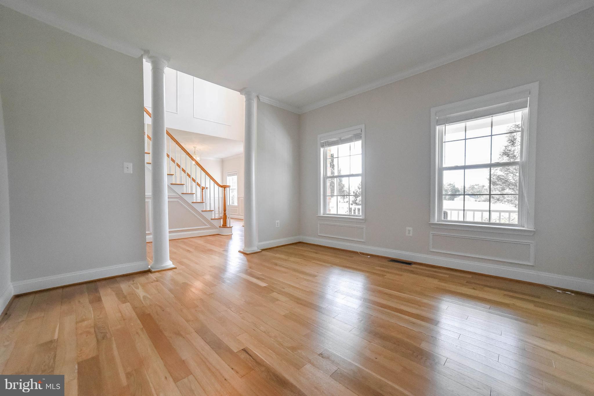 1940 Lowery Road Huntingtown, MD 20639 - Photo 5 of 30 Living Room