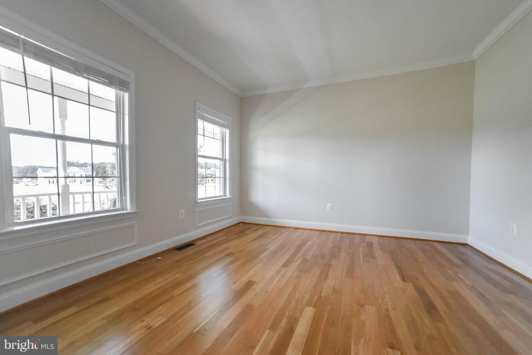 1940 Lowery Road Huntingtown, MD 20639 - Photo 6 of 30 Living Room