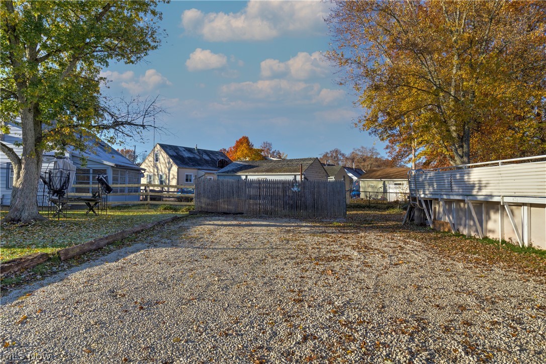2135 Parkman Road Northwest Warren, OH 44485 - Photo 6 of 20